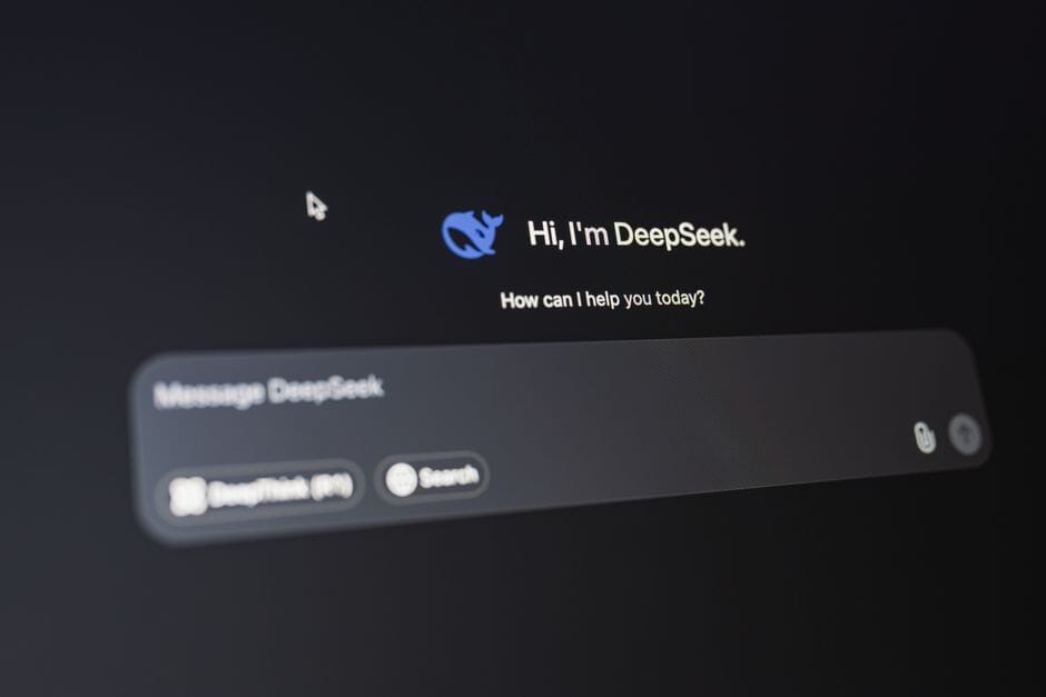 GEO Là Gì? Cách Tối Ưu Website Để Xuất Hiện Trên ChatGPT, Gemini & Copilot